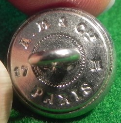 bouton militaire à la grenade gendarmerie?