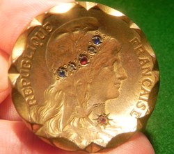 10 Ctes Dupuis dorée incrustation 2 rubis diamants saphirs & gravée 1914.
