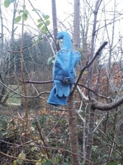 Sculpture zoomorphe d'oiseau en tissu