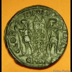 constantin I   GLORIA EXERCITVS CAESS     330/335