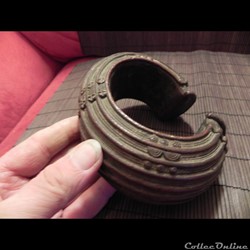 "bracelet" de cheville manille-monnaie primitive