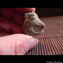 fragment de tête de félin   , TERRE CUITE