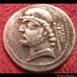 Phraates II - S.16.11 - Tambrax Drachme