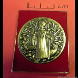 St Benoît     magnet