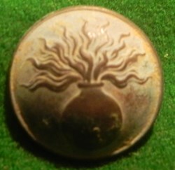 bouton infanterie à la grenade 1870-1915....( Poilus )