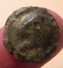 potin Turons à la tête diabolique. monnaie d'inspiration lunaire