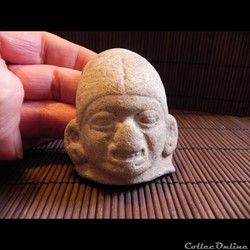 tête, TERRE CUITE    EQUATEUR
