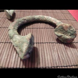manille-monnaie de Birmingham zone Sahel .Manilla-bronze-slave-bracelet