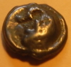 potin Turons à la tête diabolique. monnaie d'inspiration lunaire