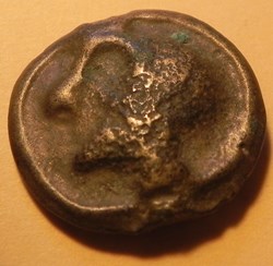 potin Turons à la tête diabolique. monnaie d'inspiration lunaire