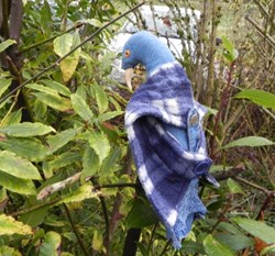 Sculpture zoomorphe d'oiseau en tissu