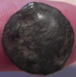 potin Turons à la tête diabolique. monnaie d'inspiration lunaire