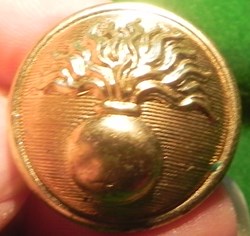 bouton militaire à la grenade gendarmerie?