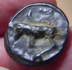 potin  Turons à la tête diabolique.  monnaie d'inspiration lunaire
