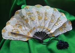 EVENTAIL XIXe Napoléon III  monture en corne les feuilles sont en vessie de porc