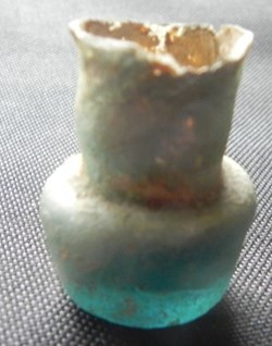 Romain - Petit vase à onguent en verre irisé - IIème-IVème siècle