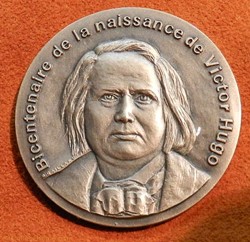 médaille VICTOR HUGO Besançon bicentenaire de la naissance
