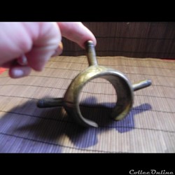 manille-monnaie  en porte-rame