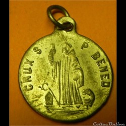 La médaille de Saint Benoît. 19éme S