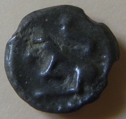 potin Turons à la tête diabolique. monnaie d'inspiration lunaire