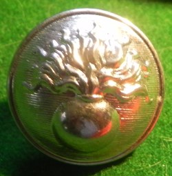 bouton militaire à la grenade gendarmerie?