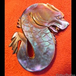Dauphin en nacre  broche