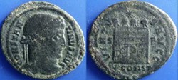 CONSTANTINE I AE3 Follis RIC VII 321, Campgate