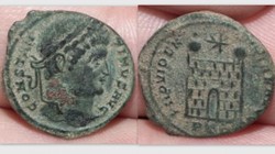 CONSTANTINE I AE3 Follis, RIC VII 504, Campgate