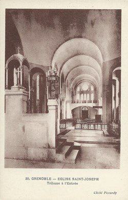 20. Grenoble-Eglise Saint Joseph-Tribune à l_Entrée