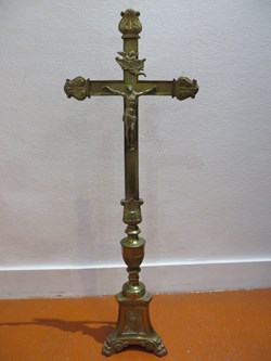 Crucifix inscription hébreux