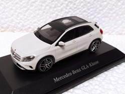 Mercedes Benz GLA _ Klasse