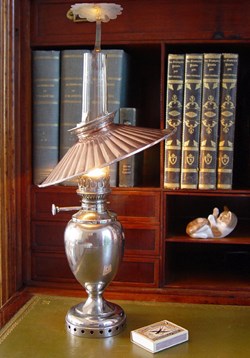 Lampe "parlante" ou Lampe Phébus