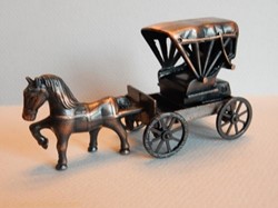 Autocar avec cheval