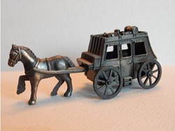 Autocar (diligence) avec cheval