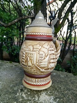 Chope à bière avec couvercle