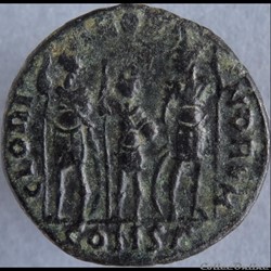 Ae4 Théodose II - Constantinople RIC. 144