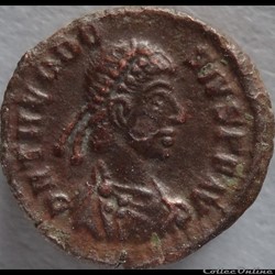 Ae4 Théodose I - Siscia RIC. 39