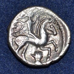 Pictons / Bituriges / Carnutes - Centres-Ouest - Drachme au cavalier et à la main