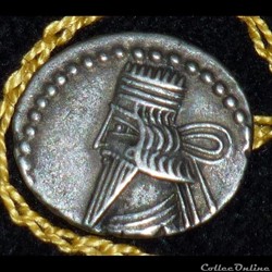VOLOGASES III - AR Drachm de 3,57g et 17/20 mm de diamètre.