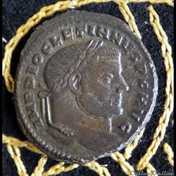 DIOCLETIEN - Follis de 11,05g et 25/27mm de diamètre.
