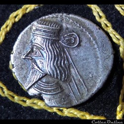 ARTABANOS II - AR Drachm de 3,62g et 18/21mm de diamètre.