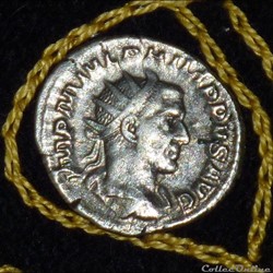 PHILIPPE I -AR Antoninianus de 4,54g et 22 mm de diamètre.