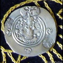 KHUSRU II - AR DRACHM de 3,65g et 35 mm de diamètre.