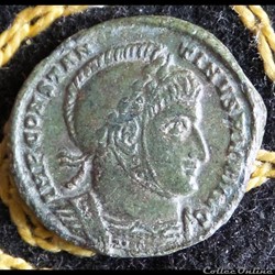 CONSTANTIN Ier - de 2,59g et 17mm de diamètre.