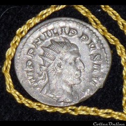 PHILIPPE I -AR Antoninianus  de 3,05g et 22 mm de diamètre.