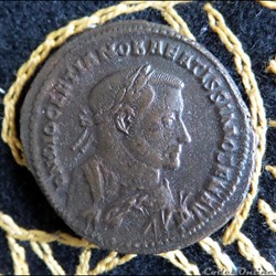 DIOCLETIEN - Follis de 10,45g et 28mm de diamètre.