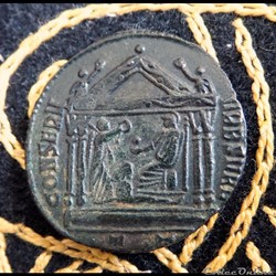 MAXENCE - Follis de 5,60g et 24mm de diamètre.