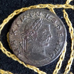 MAXIMINUS II  - Follis de 5,00g et 23mm de diamètre.