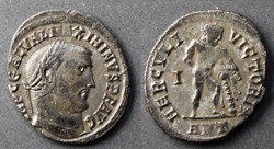 Follis de maximin II daïa