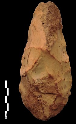 Hache taillée (chaille)